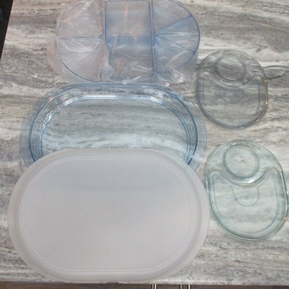 Vintage Tupperware Preludio New Acrylic Oval Divided Server with 2 Snack Trays - Picture 7 of 7